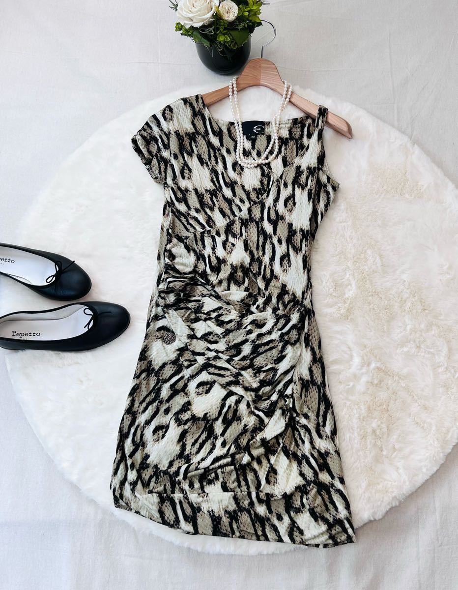 JUST CAVALLI ジャストカヴァリ ワンピース ワンショルダー スネーク　総柄 レディース 40 イタリア製 インポート A4367