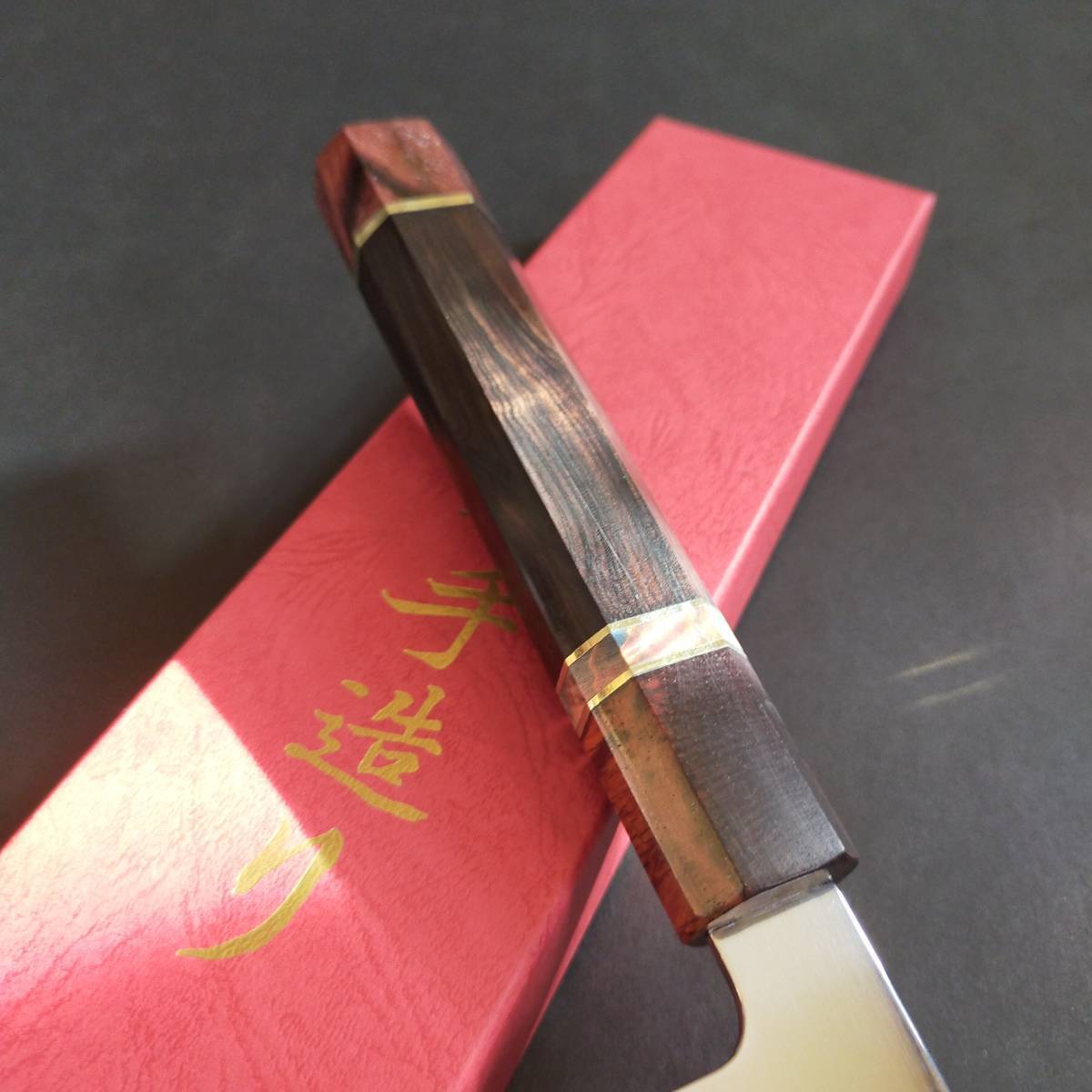 黒檀八角柄(デュポンコーリアン 新品鏡面仕上本焼V金10号和牛刀