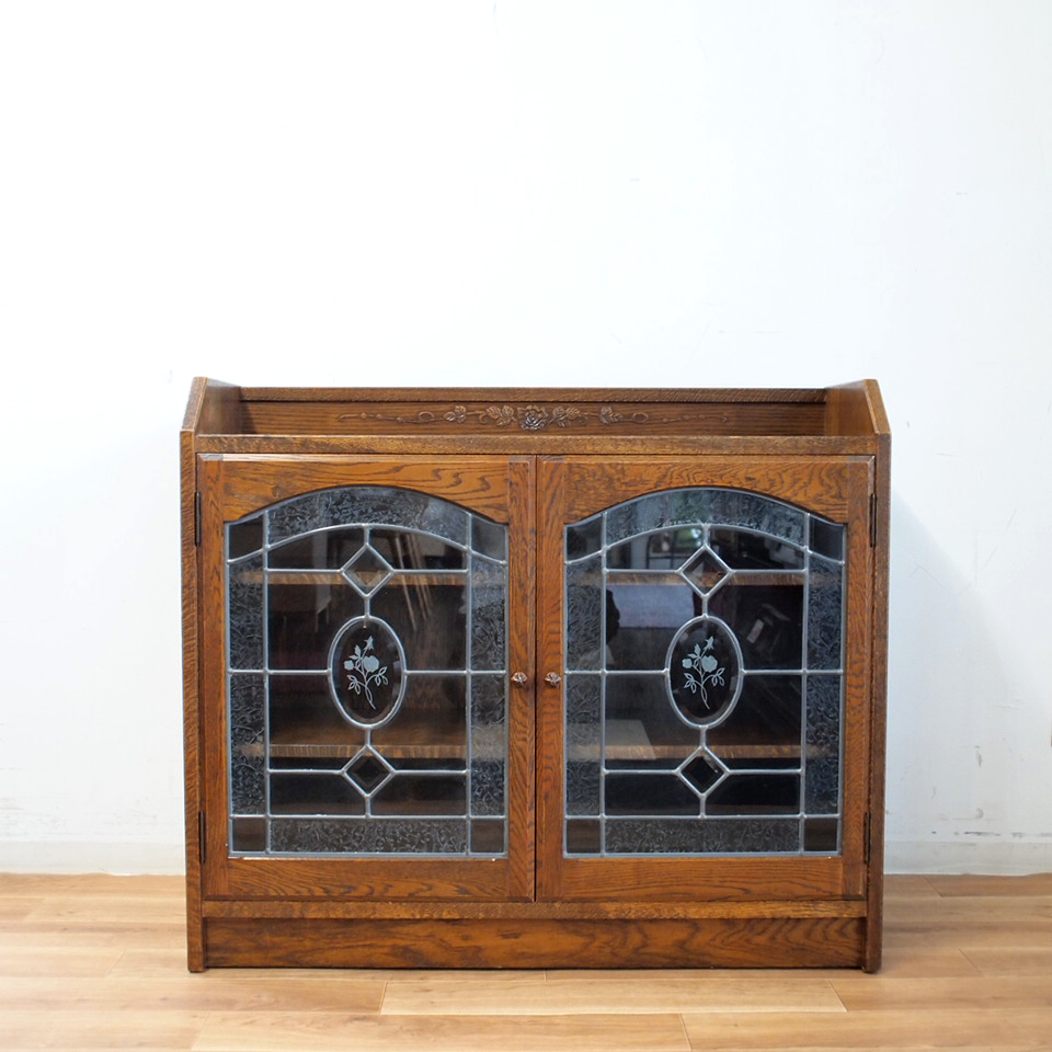 三越家具 ブルージュ/Brugge カントリーハウス サイドボード キャビネット 収納 ガラス ステンドグラス クラシック 英国カントリースタイル