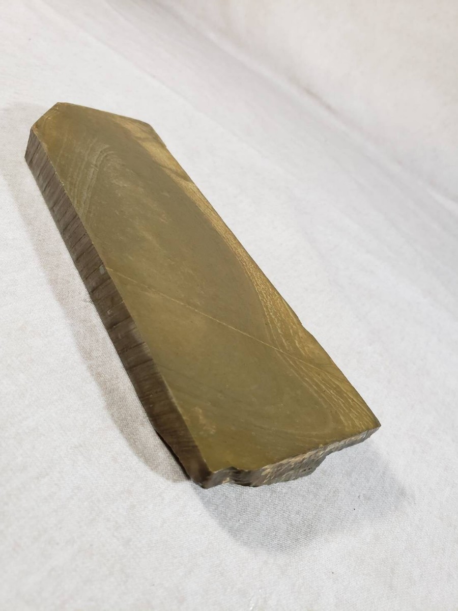 天然砥石です　超仕上げ用　576g….