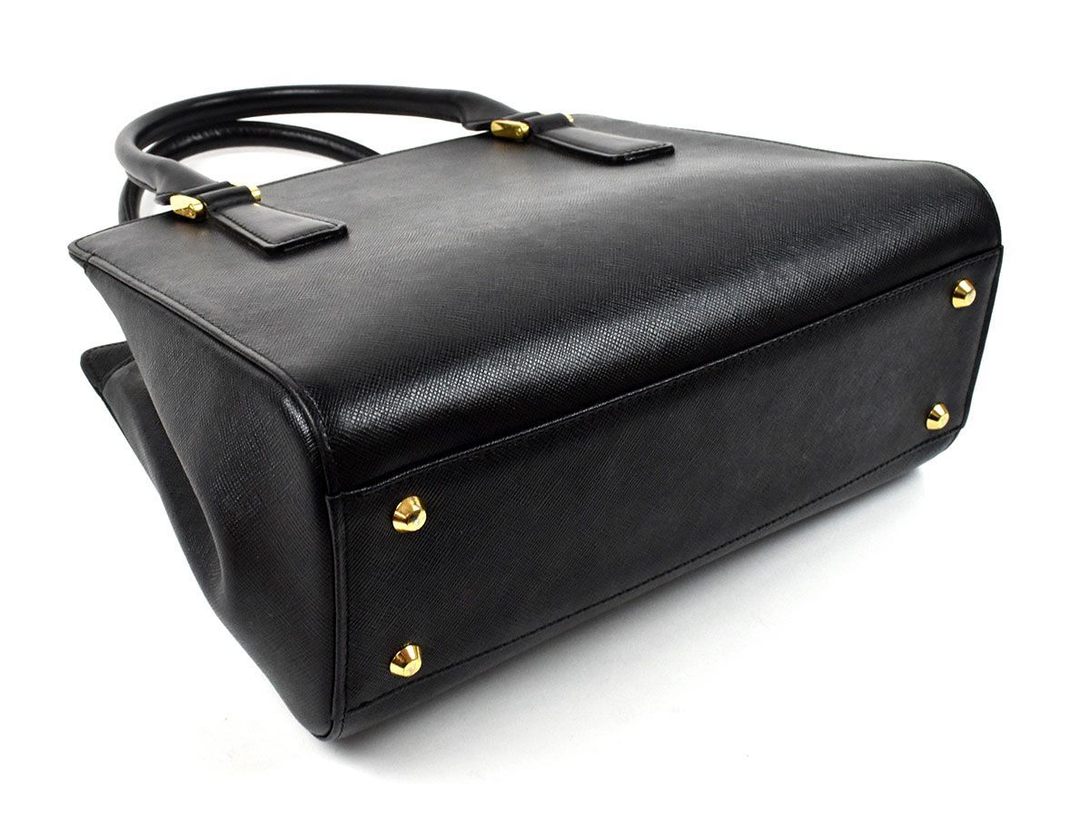 【美品】BURBERRY ビジネスバッグ　トート　ブラック　黒　ゴールド　金 149832△ BURBERRY バーバリー ハンドバッグ トートバッグ 鞄 レザー