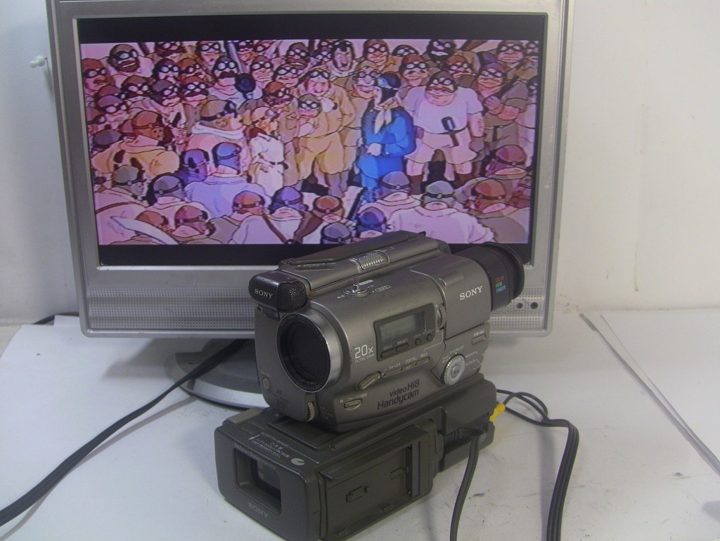 人気，低価 【動作確認済み・8㎜ビデオカメラ・ダビングにご使用ください！】SONY Hi8ビデオカメラ CCD-TR2/0311