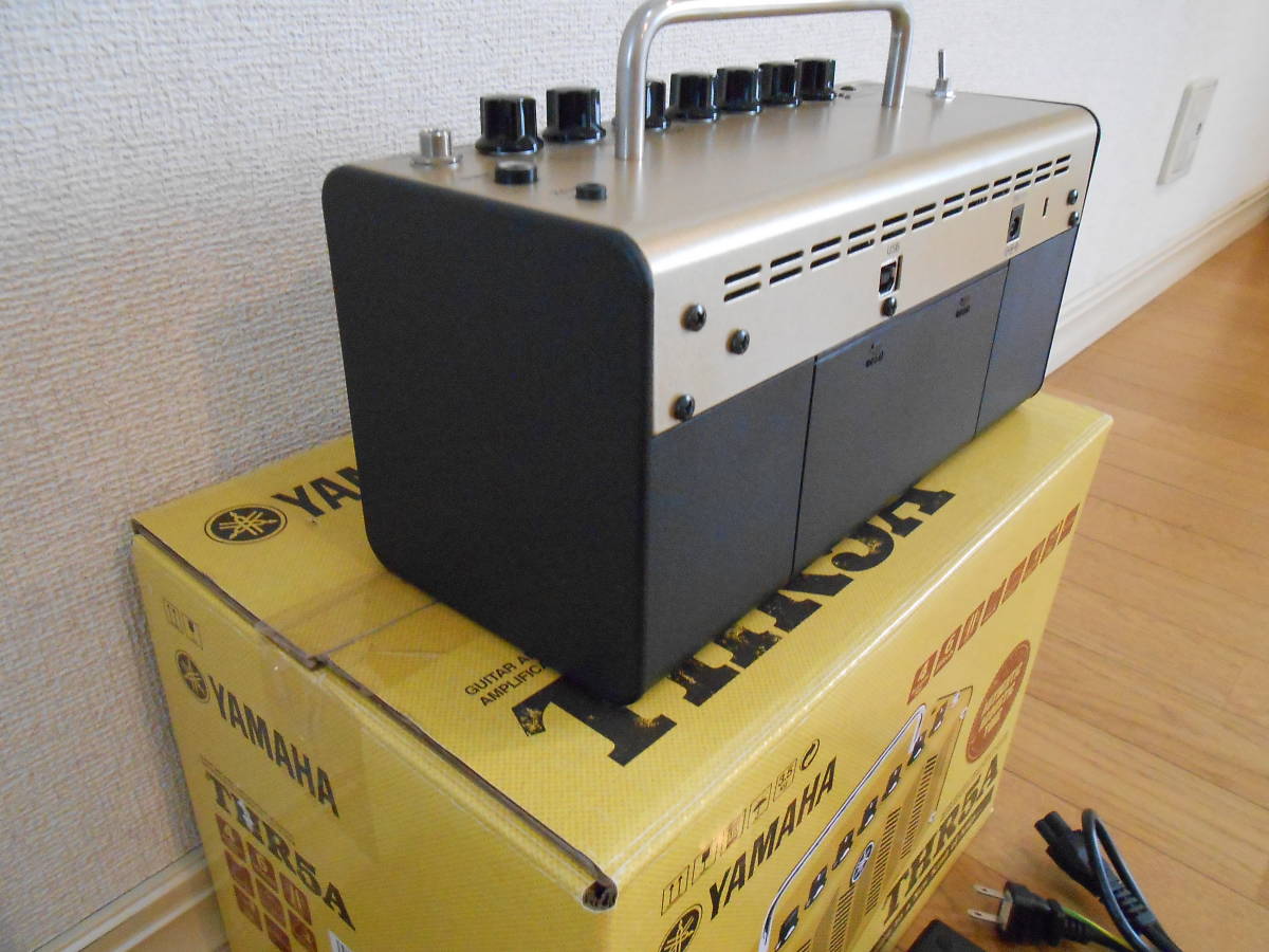 ☆エレアコ用小型アンプ：YAMAHA THR5A☆超美品・完動品☆付属品完備 