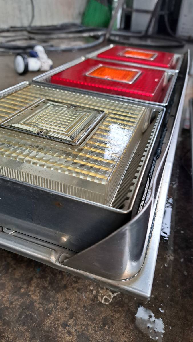当時物 角型フラットテールランプ 大型ダンプトラック長期保管品 