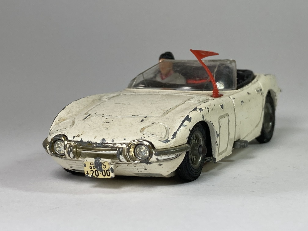 ウィンドシールド一部欠損] ジェームスボンド James Bond トヨタ