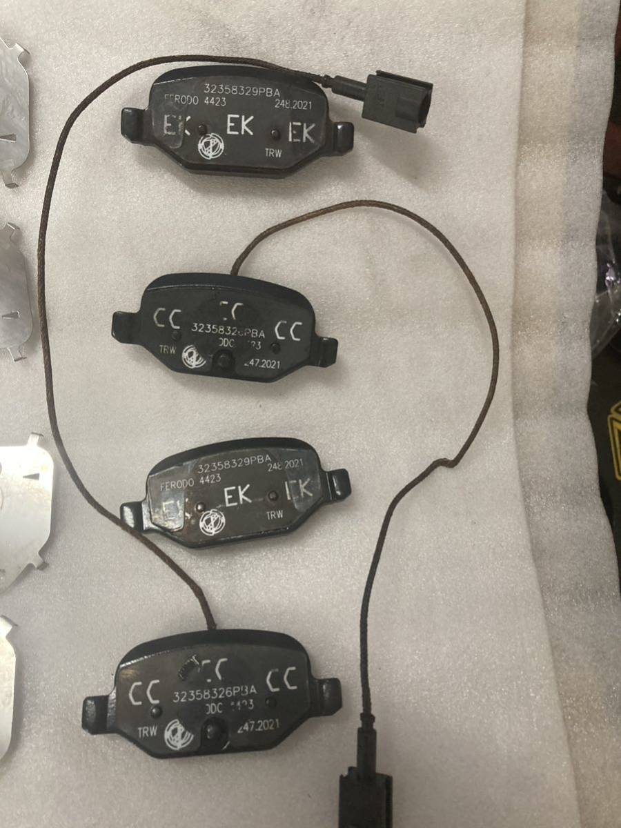アバルト595 695 純正ブレーキパッド 新車外しbrembo 前後SET プレート