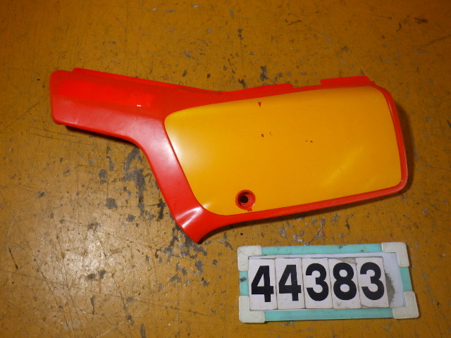 44383 ホンダ MD08-100～ XLX250R '83 純正 サイドカバー 左