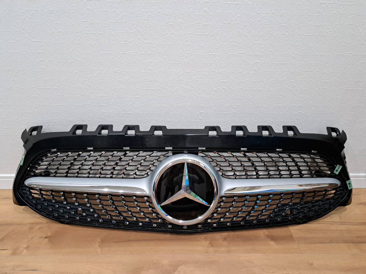 ベンツBクラス　W247　B180B200 AMGフロントバンパー　ダイヤモンドグリル