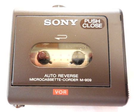 ★激レア★ソニー SONY マイクロカセットコーダー MICROCASSETTE-CORDER (型番:M-909) ほぼ未使用品 送料350円♪