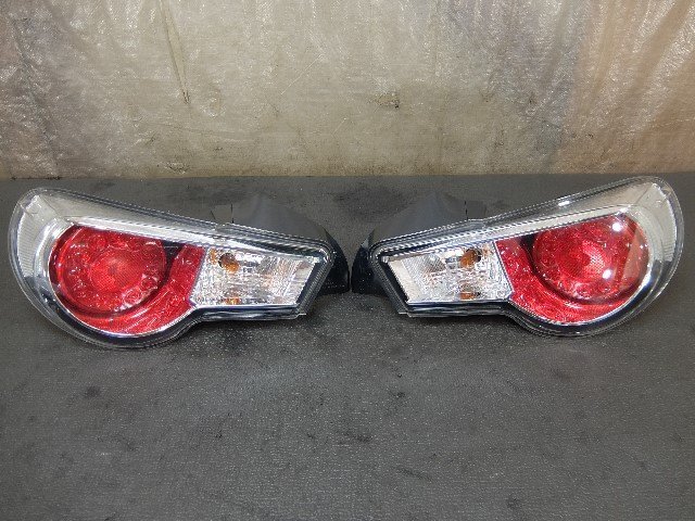 ZC6/BRZ ZN6/86 純正テールライト 左右セット ZN6 0 ZC6 点灯確認済！店頭