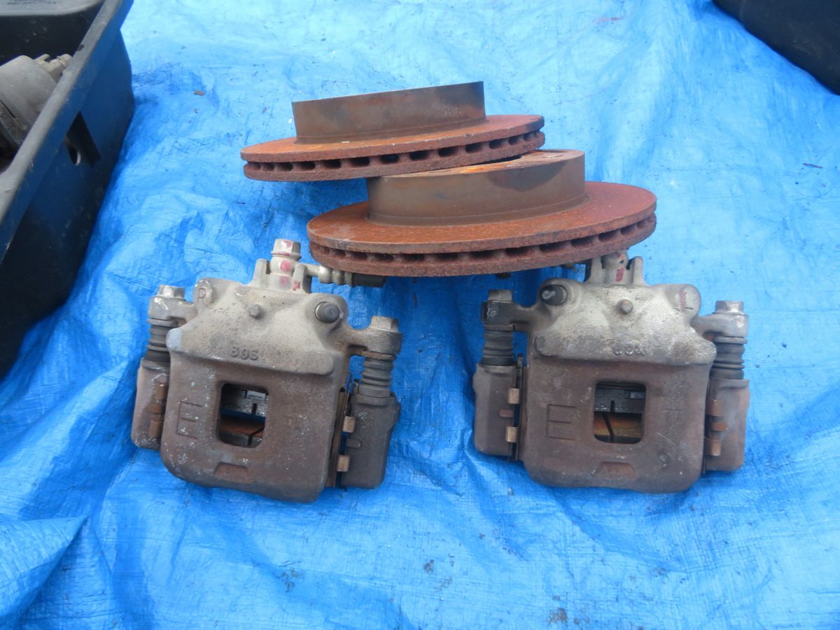 7-5　ターボ　エブリィ　DA64V DA64W　 ブレーキキャリパー　ディスクローター　左右　　DG64W　