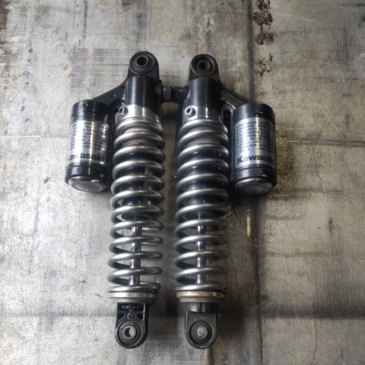 カワサキ ゼファー1100 リアサスペンション 左右 純正 中古 2025年最新