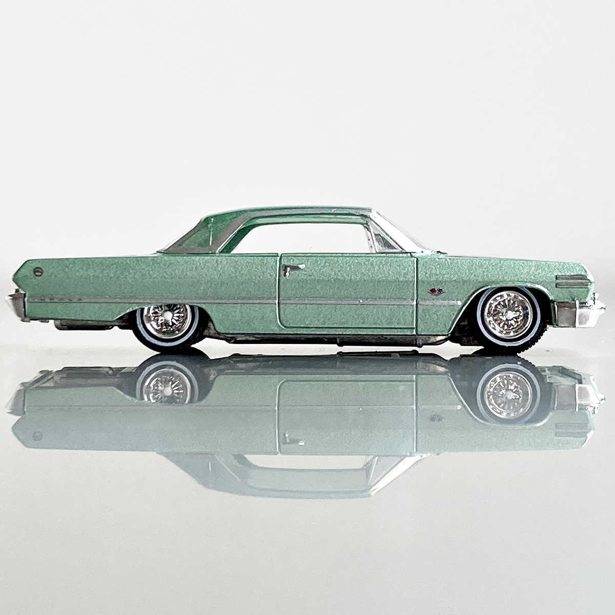 レア！スーパーナチュラル　シボレー・インパラ　劇中車　グリーンライト　1/64 Amazon | グリーンライト 1/64 1967 シボレー インパラ スポーツセダン