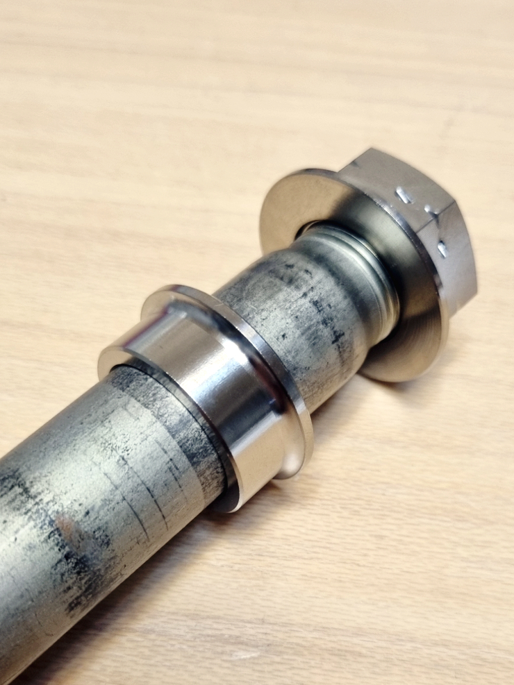 141-F-2 ◇ スズキGSX-R600/750チタン合金フロントアクスル強化カラー