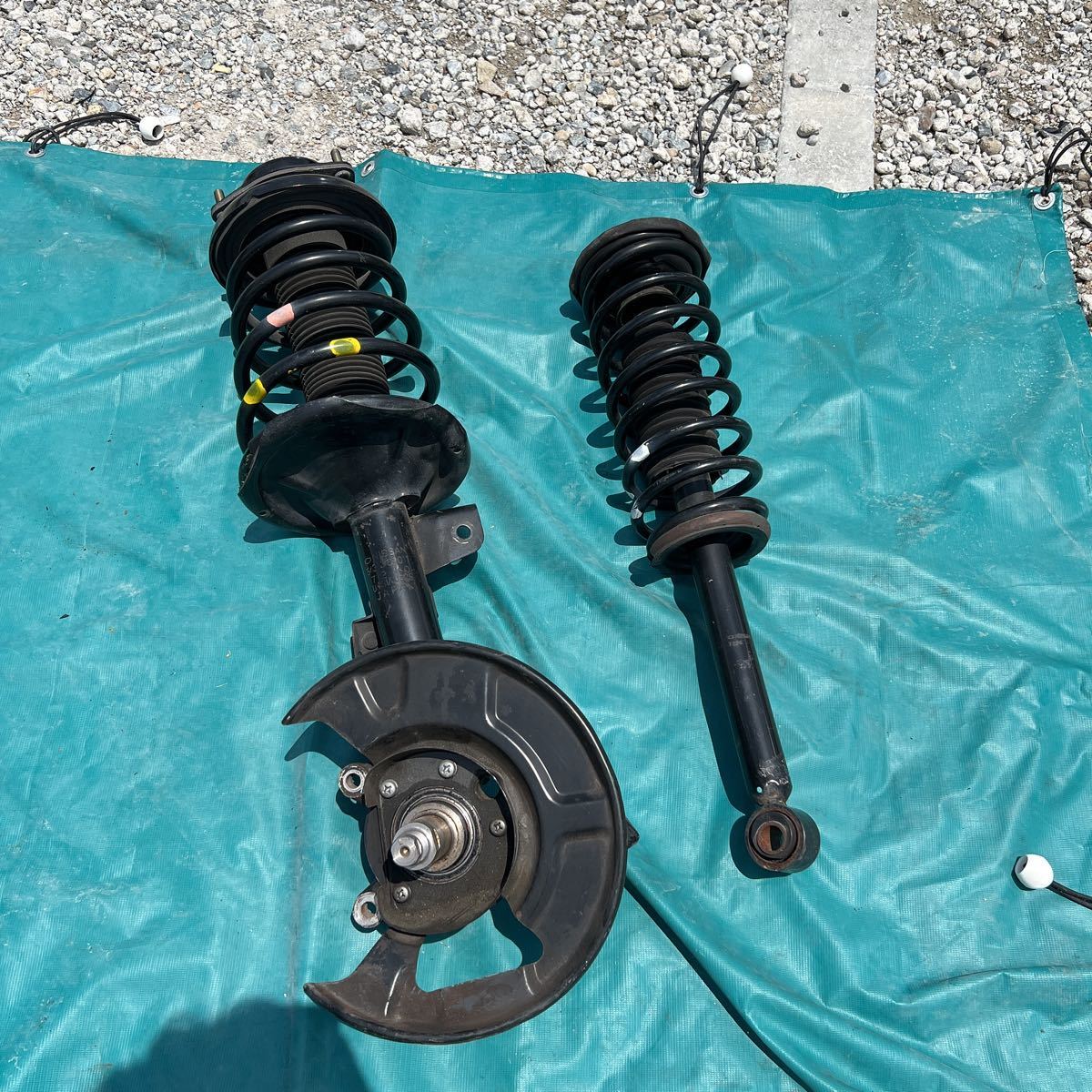 y33 シーマ純正サスペンション フロント 日産Y33シーマ純正サスペンション FHY33-808908 距離数3万キロの入札