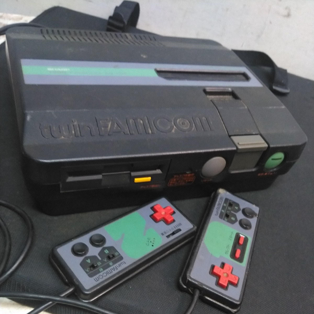 SHARP シャープ ツインファミコンAN-505【80サイズ】