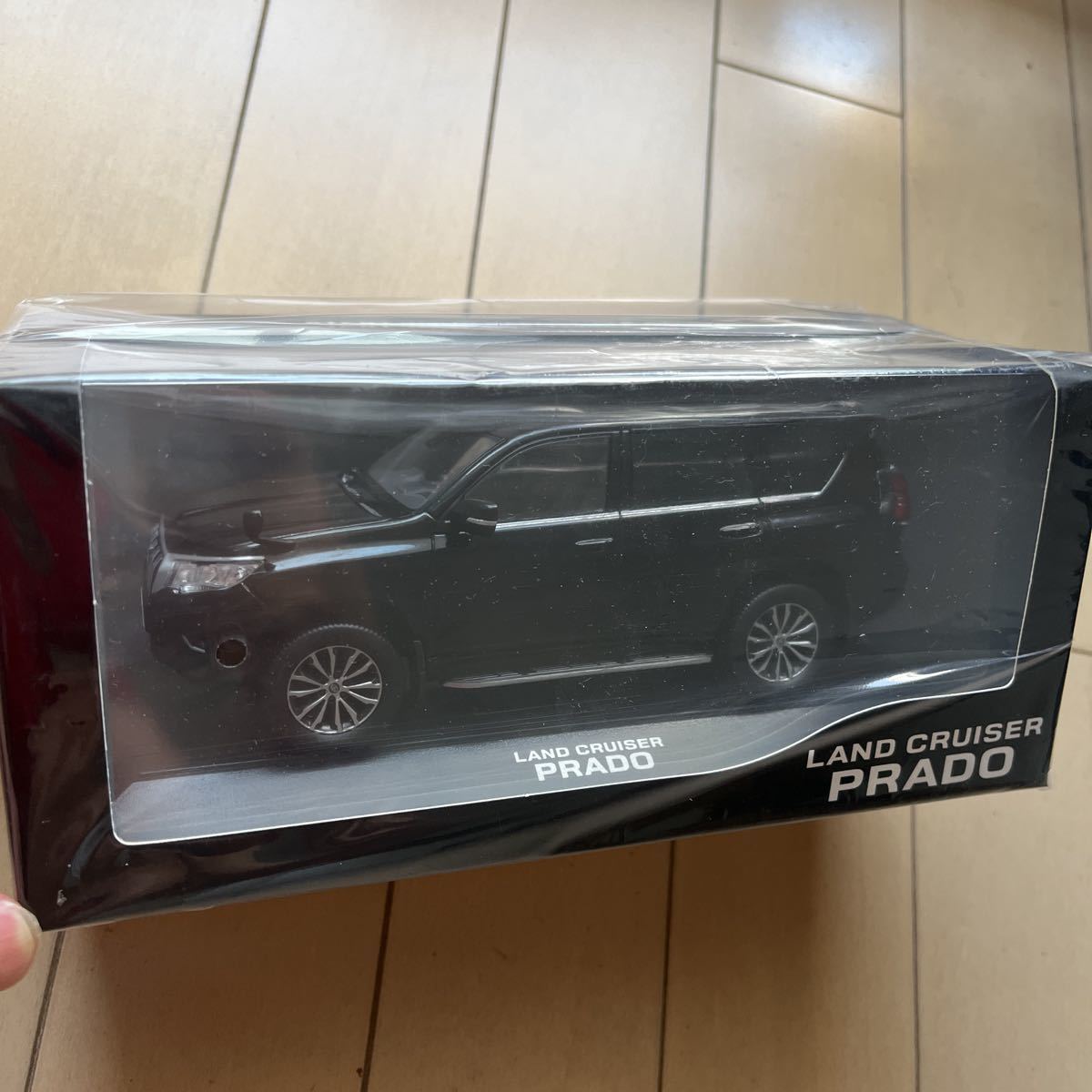 新型 トヨタ ランドクルーザー プラド1/30ミニカー カラーサンプル ブラック 202