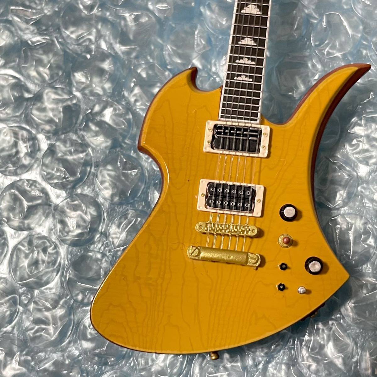 FERNANDES / Burny MG-LD hide Model 1/8 “レモンドロップ” The Guitar