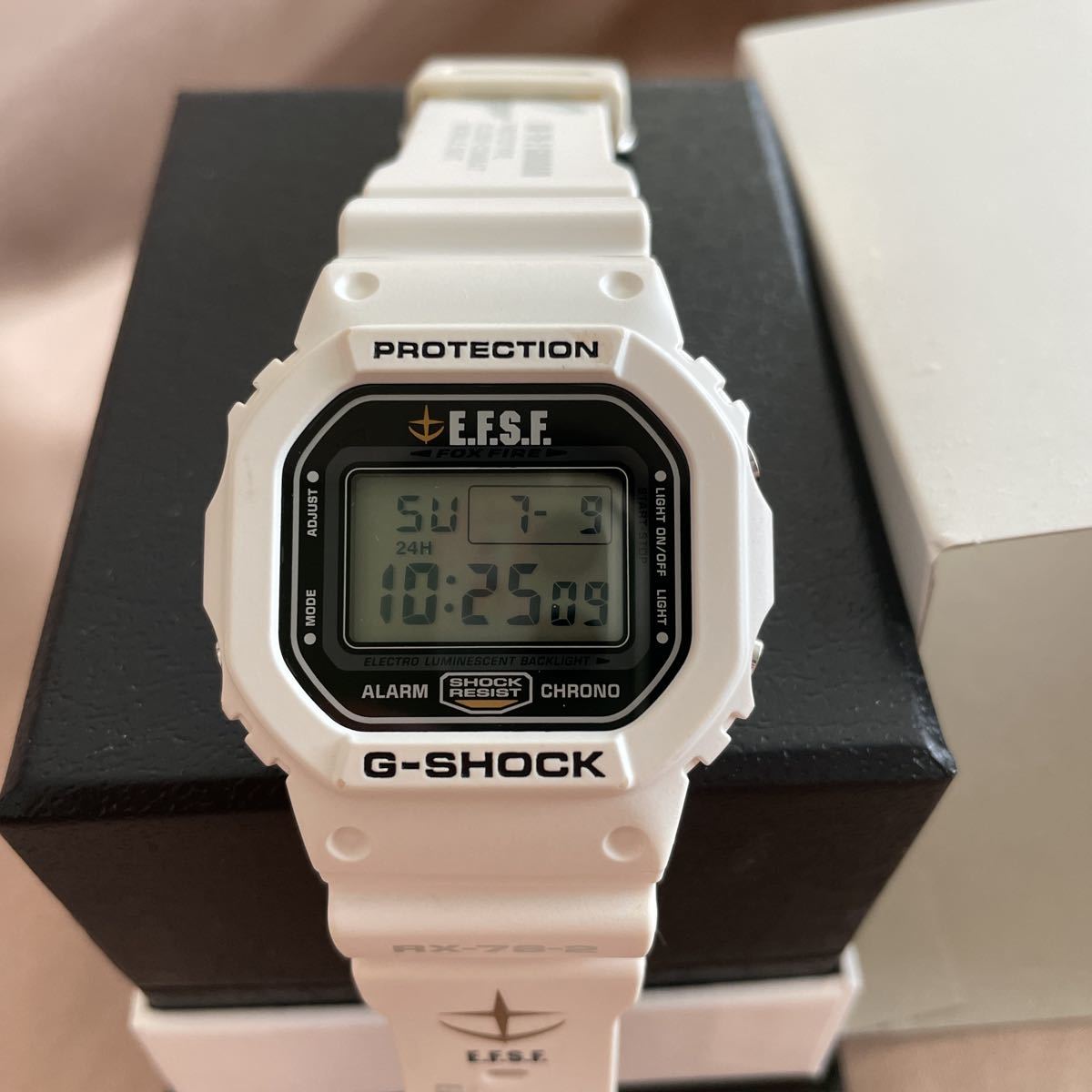 ガンダム30周年モデル カシオG-SHOCK 美品DW-5600VT アムロ RX-78  
