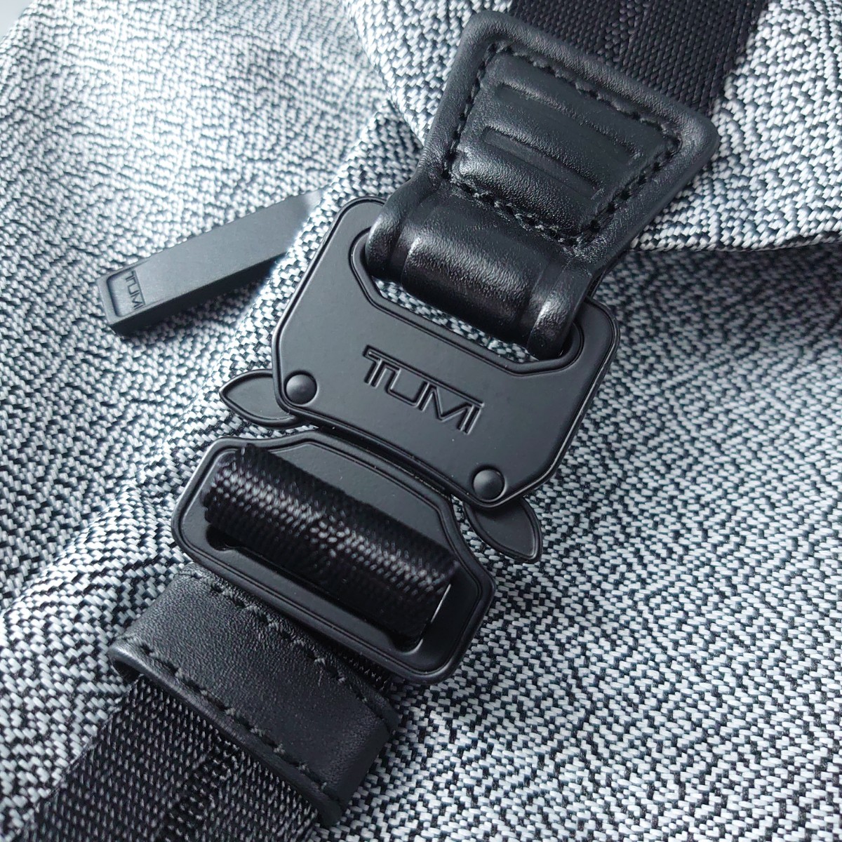 現行デザイン/美品】1円 TUMI トゥミ 798675 ボーズマン スリング 