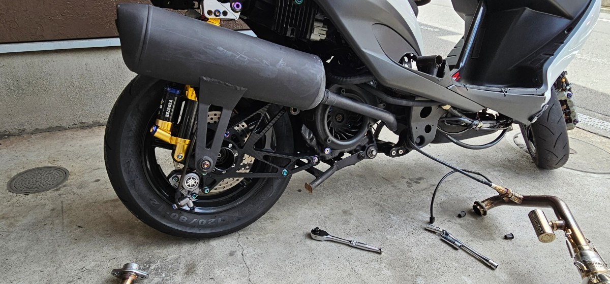 シグナス NMAX155 サイレンサー ワンオフマフラー(マフラー本体（社外 