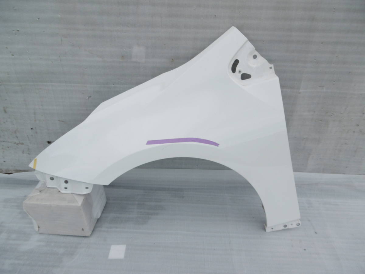 トヨタ プリウス ZVW50 ZVW51 ZVW55 左フェンダー PRIUS 50