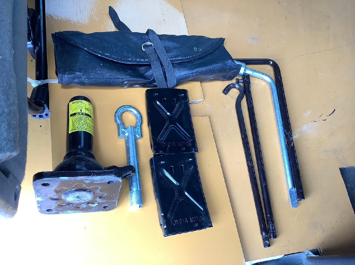 H18年 200系ハイエース DX 車載ジャッキ 工具セット 中古品 即決 0042598 230629 TK 車内在庫