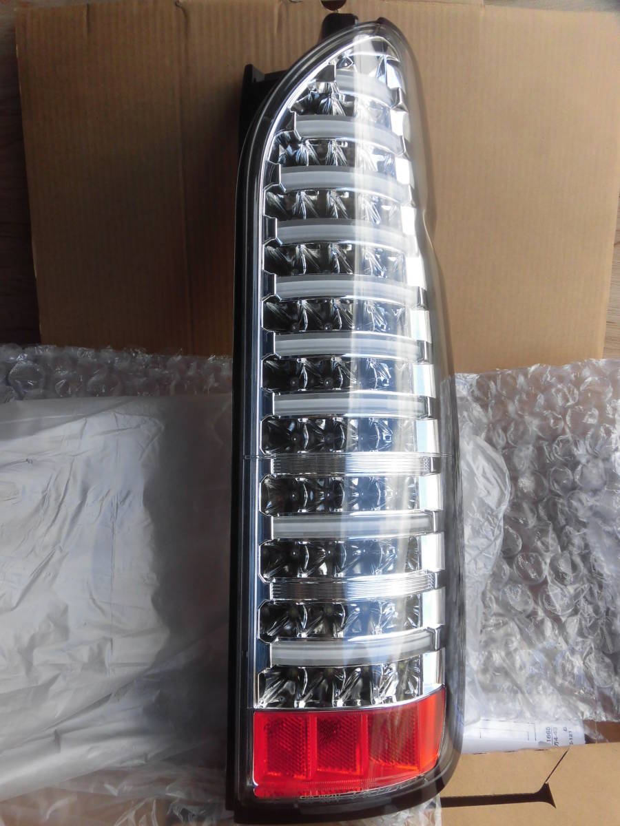 200ハイエース】 ヴァレンティ LEDテールランプ 右側のみ クリア