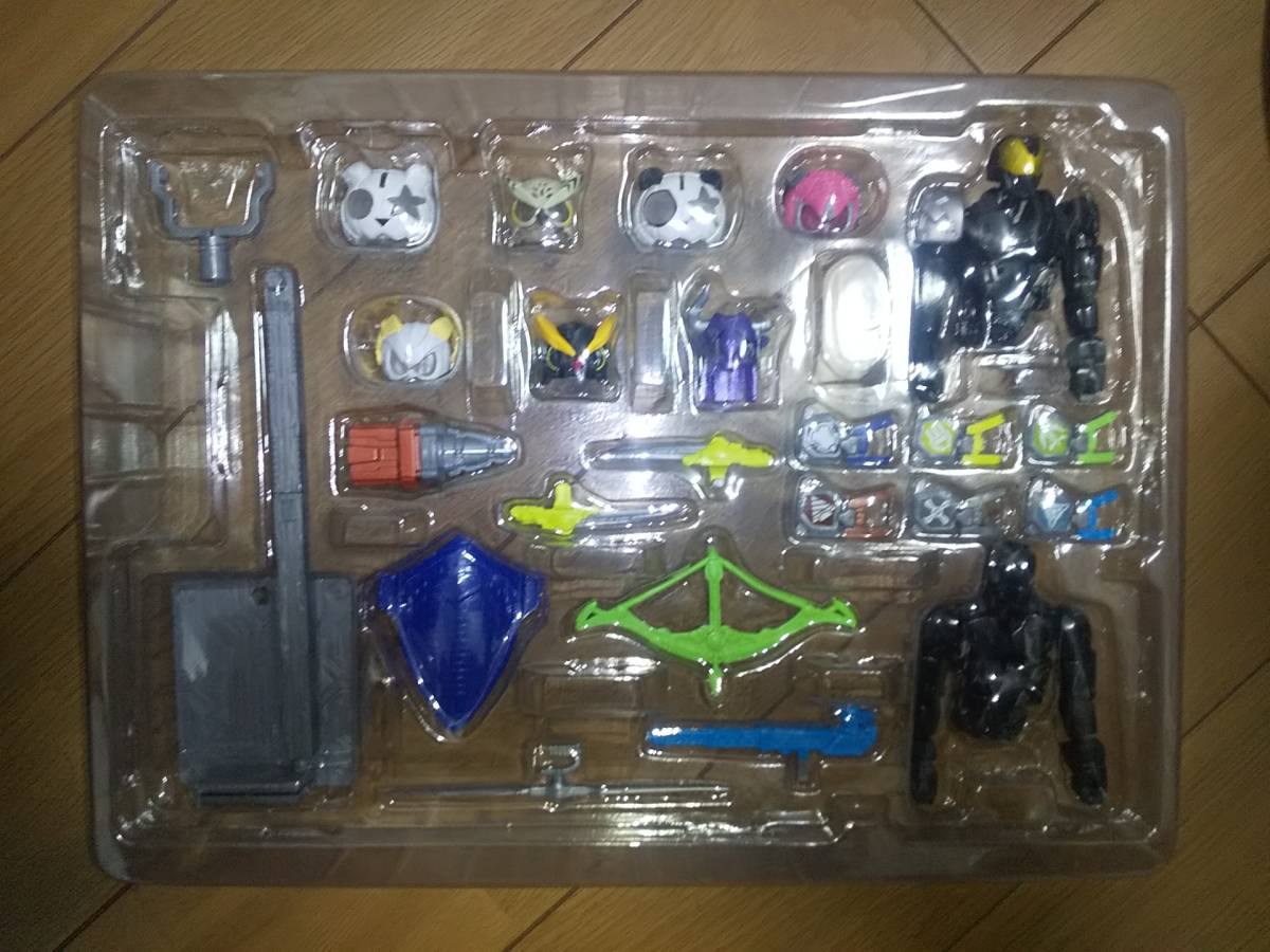 仮面ライダーギーツ PB01 リボルブチェンジフィギュア エントリー