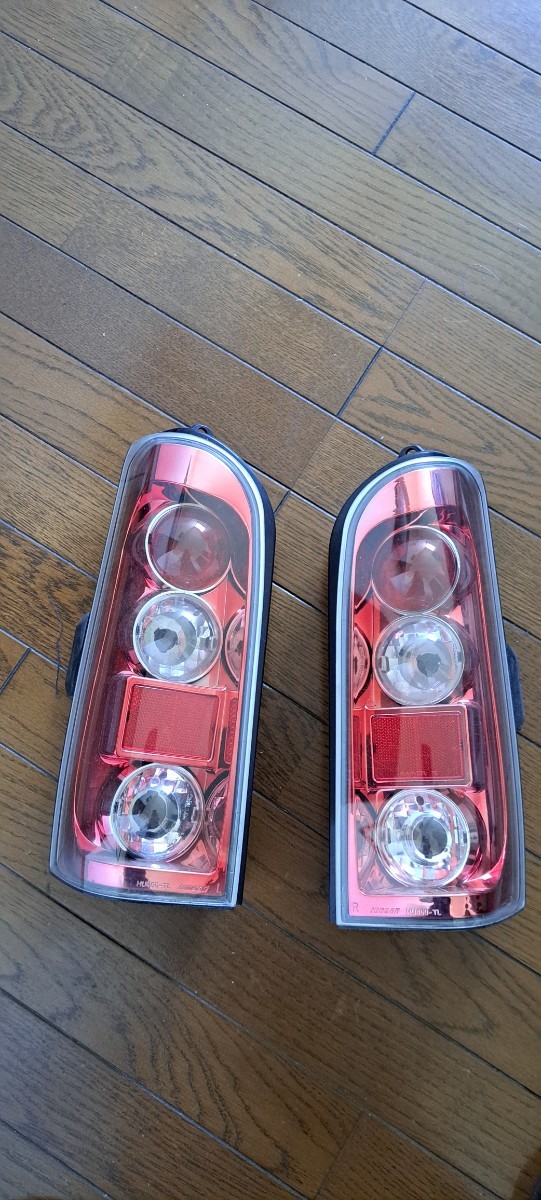スズキエブリーDA52⁄DA62 テールレンズ⁄左右 da62v