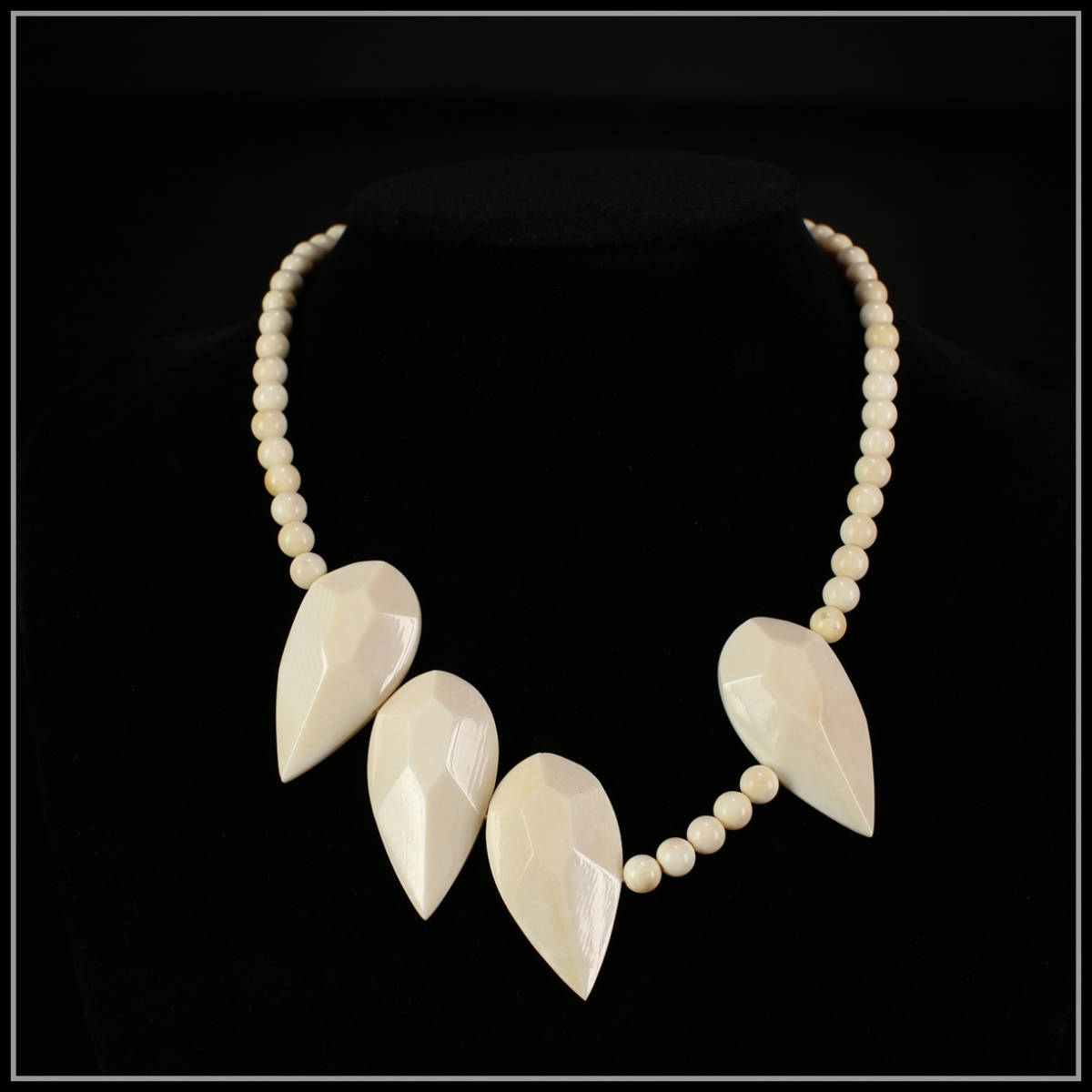 【美】YA335時代　東洋彫刻ファッション　超大粒 ペンダントトップ　ネックレス　　／未使用　極美品！ｒ