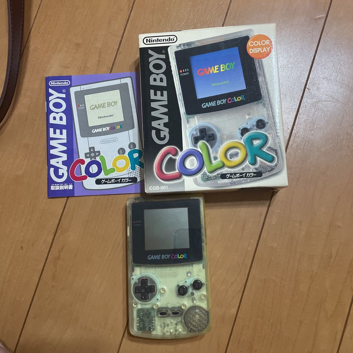  Nintendo ゲームボーイカラー クリア CGB-001 み 箱 説明書付き GAME BOY COLOR スケルトン 任天堂(本体)｜売買されたオークション情報、yahooの商品情報をアーカイブ公開 - オークファン 本体、アクセサリー