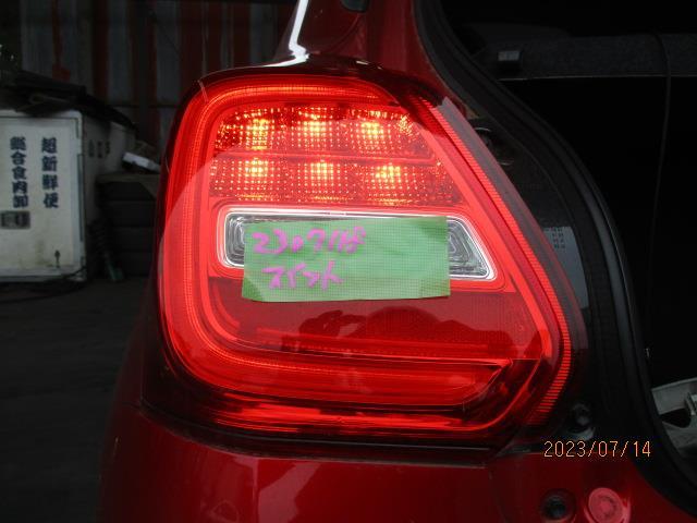 スイフト DBA-ZC83S 左テールランプ XGリミテッド K12C ZWP 35670