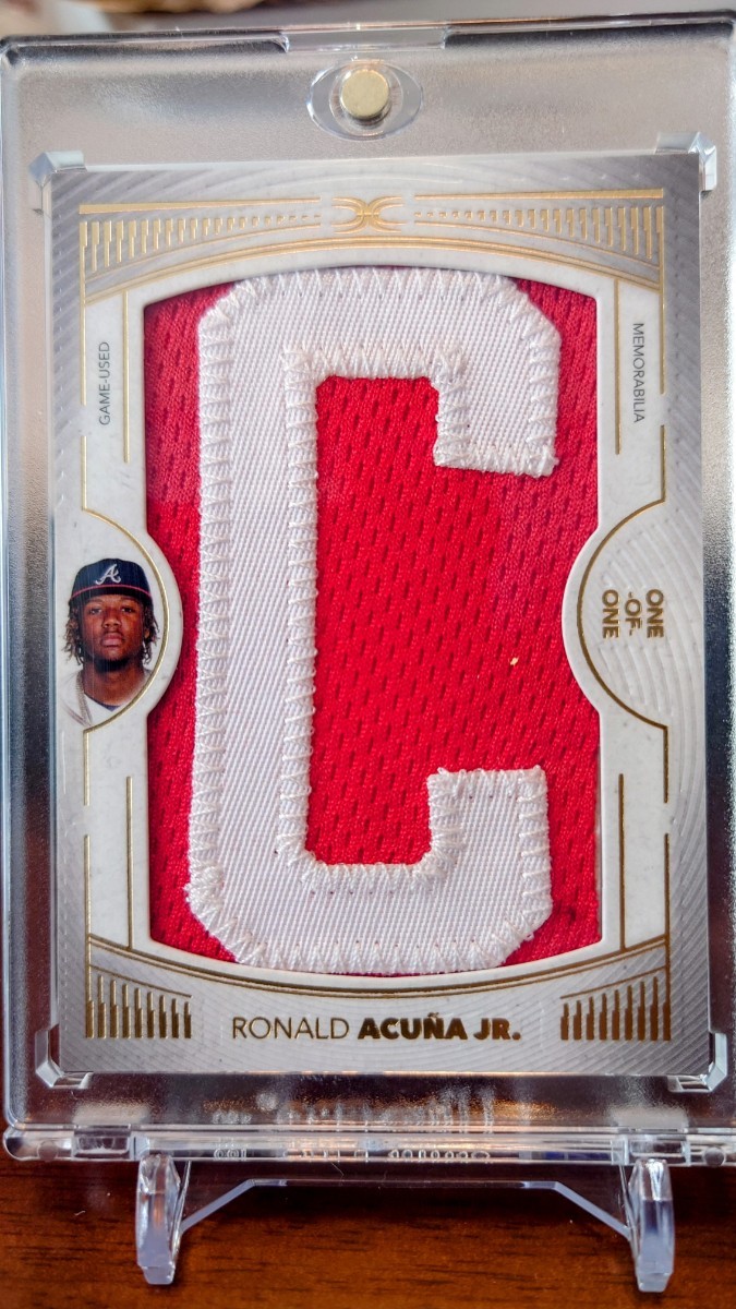 2021. TOPPS. DEFINITIVE. RONALD ACUNA JR.(ロナウド・アクーニャ Topps Ronald Acuna Jr. パッチカード