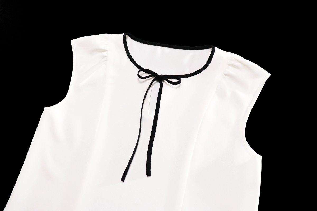 ☆小さいサイズ美品2020☆Rene basicルネ/ボウタイ襟ノースリーブ 