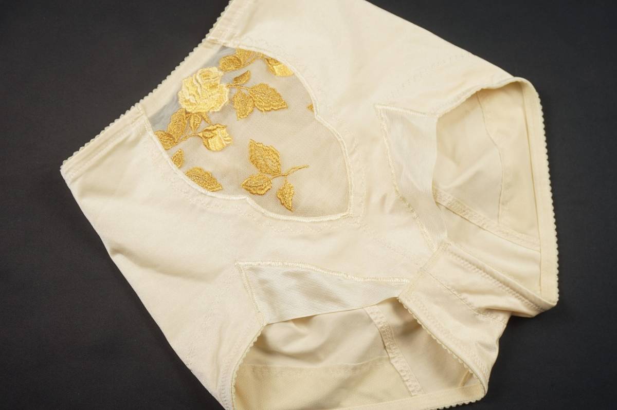 9808 ワコールSalute 豪華花柄刺繍ゴージャスデザイン補正ガードル M-64