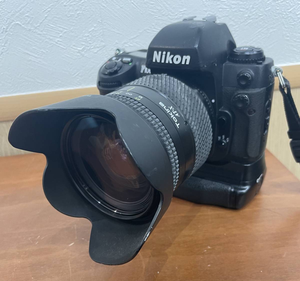 カメラ Nikon F100 フィルム一眼レフカメラ 本体 Tokinaレンズ付