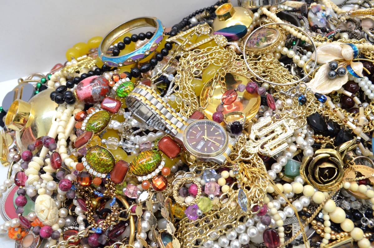 約5kg イミテーションアクセサリー 大量まとめ売り ジャンク品