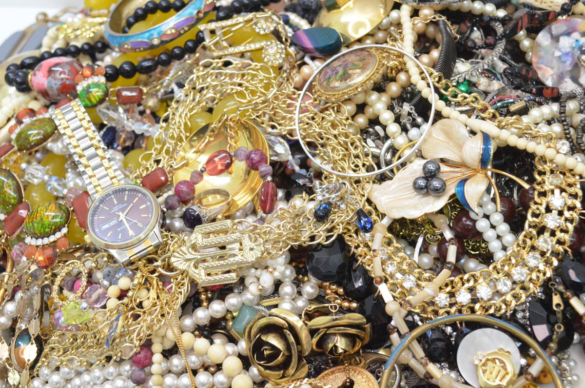 約5kg イミテーションアクセサリー 大量まとめ売り ジャンク品