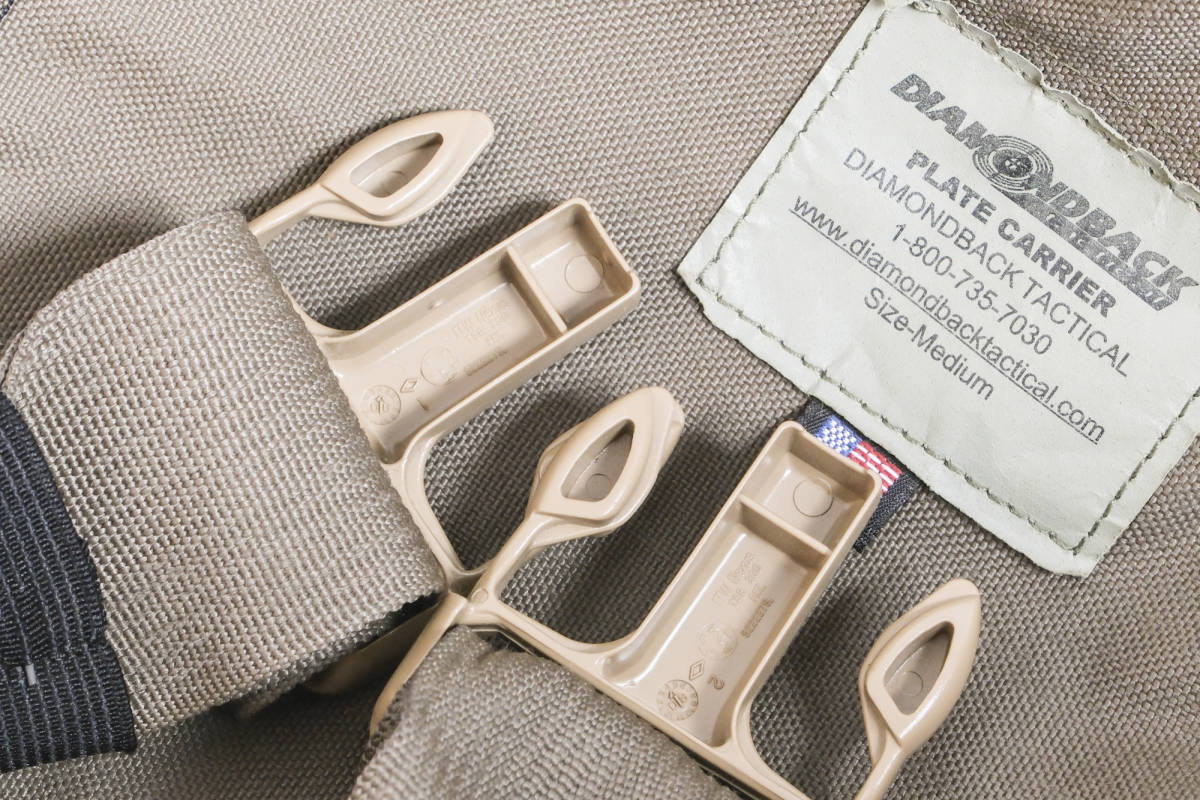 DBT (DIAMOND BACK TACTICAL) プレートキャリア FAPC (FAST ATTACK