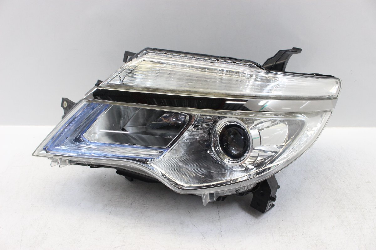 ジャンク品　セレナ　HC26　HFC26　後期　ヘッドライト　左　左側　助手席　コイト　100-23683　LED　26060-3JY5B　290638