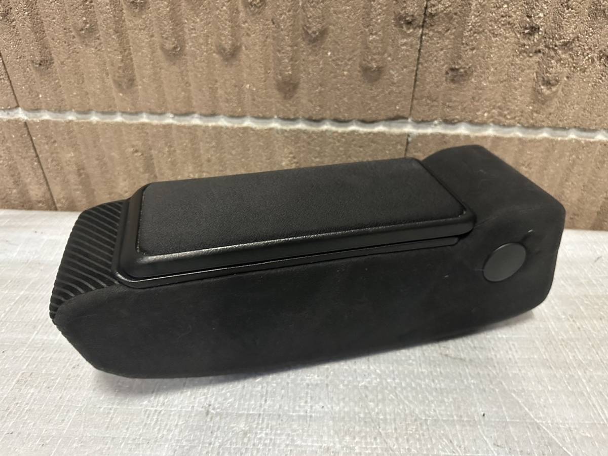送料無料　L375S　タントカスタム　純正アームレスト　中古　小物入れ付き　フタ正常