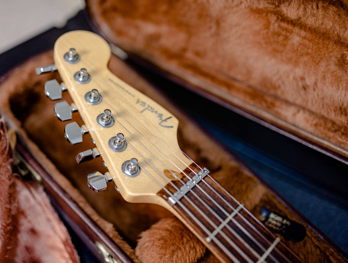 Fender USA American Deluxe Stratocaster N3 HSS ローズウッド