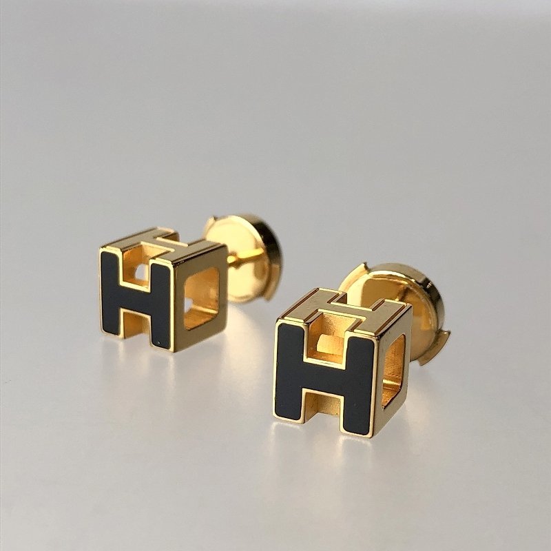新品同様 エルメス カージュ ド アッシュ Hキューブピアス ゴールド