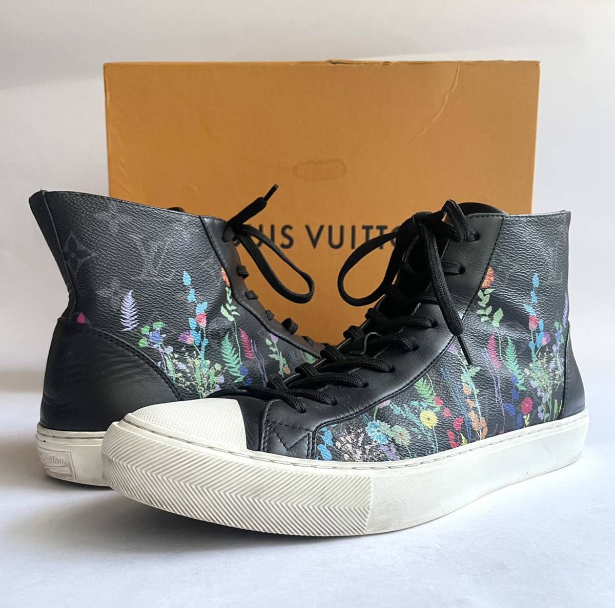 ルイヴィトン トゥーライン スニーカー モノグラム ハイカット NV1129 Louis Vuitton Paris NV1129 ルイヴィトン タトゥー ライン フローラル