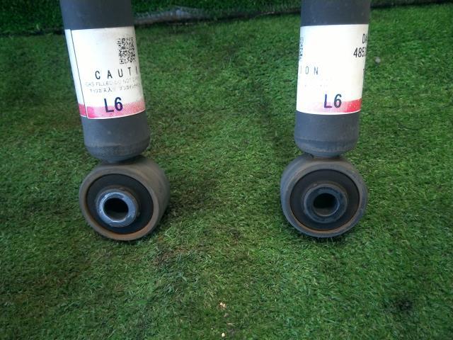 ムーヴ DBA-LA100S LA100S SR New 0 ムーヴ DBA-LA100S Rストラット・アブソーバーセット S38 48531-B2F30