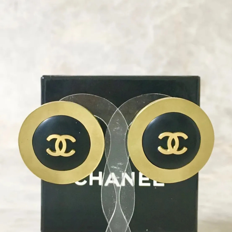 シャネル　イヤリング　ココマーク　ゴールド　金　ブラック　黒　ロゴ　丸　箱　☆