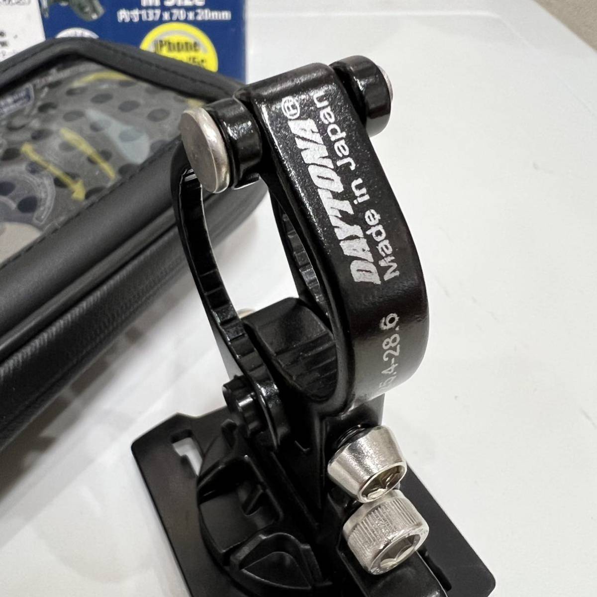 《展示品》デイトナ バイク用 スマートフォンケース Mサイズ リジット (DAYTONA 94944)