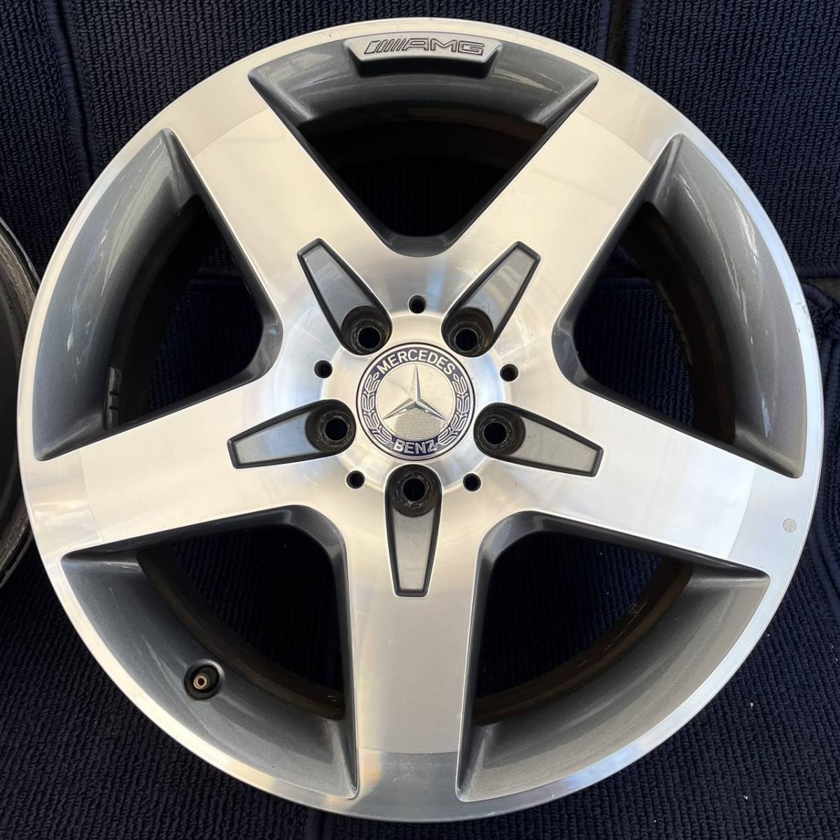 メルセデスベンツ GLAクラス AMG X156 純正 18インチ ホイール4本 7J + 