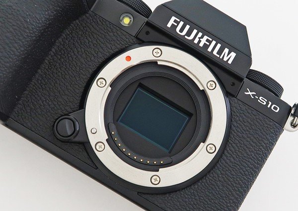 ◇美品【富士フイルム】FUJIFILM X-S10 XC 15-45mm レンズキット 